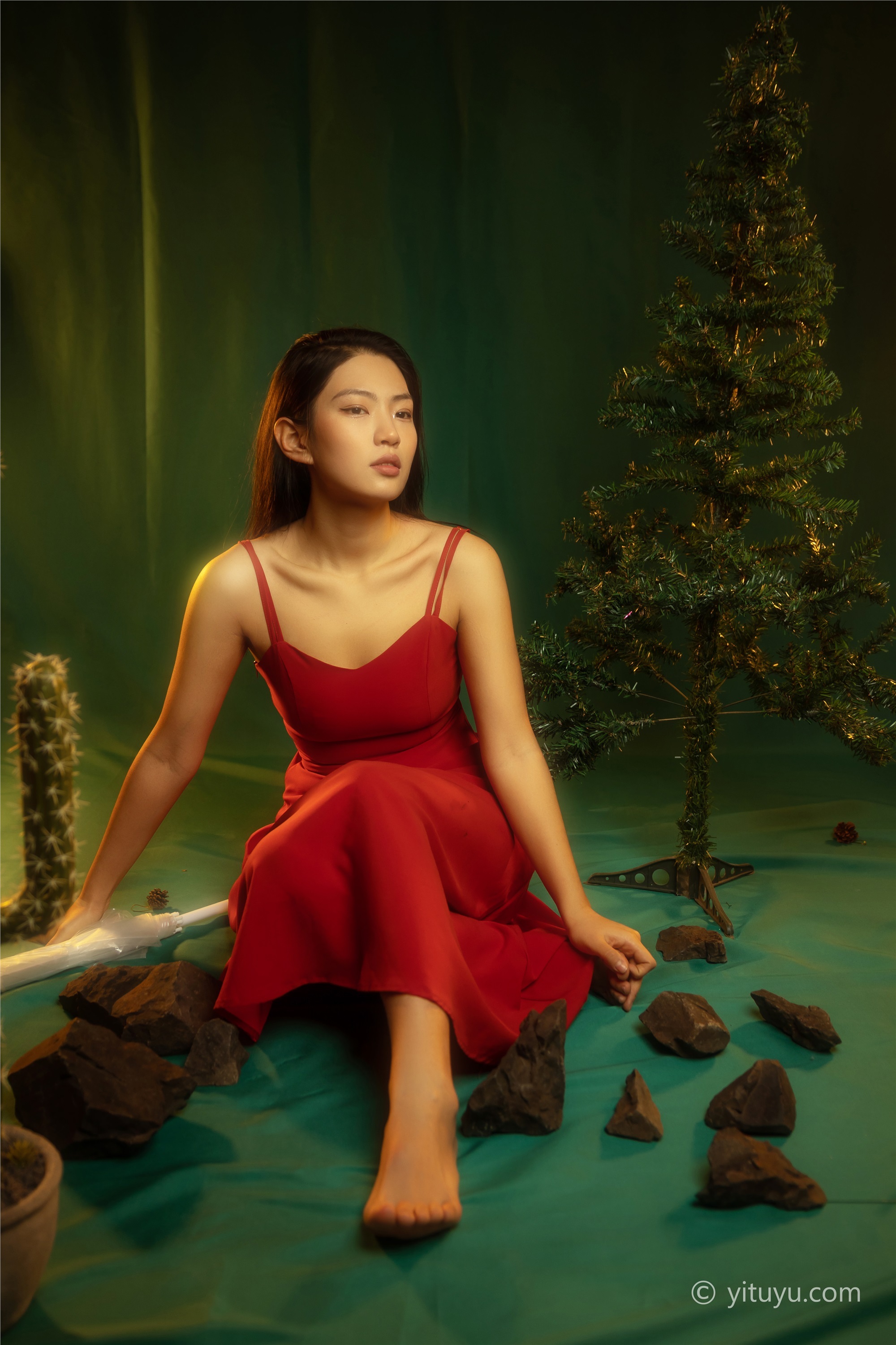 YITUYU艺图语  2021.05.24 红装 娇娇